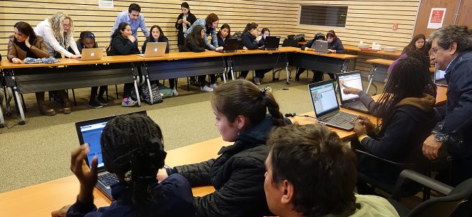 ALMA and AUI invite girls to program with the “Hour of Code”