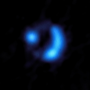 Blue magnetic field in the distant 9io9 galaxy