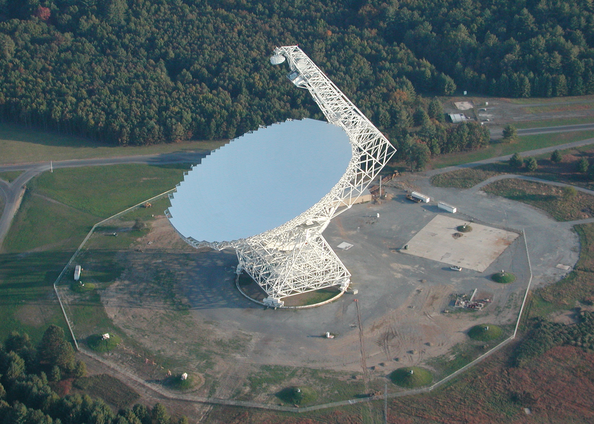 Aerial view of the Green Bank Telescope 